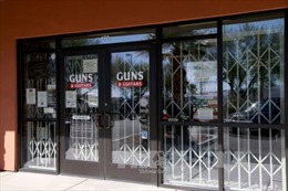 Vụ xả súng tại Las Vegas: Khi giữ súng dễ như giữ... đồ chơi 